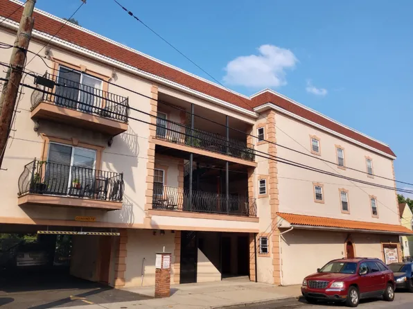 Comfort Courtyards, 133 Lincoln Ave, Orange, NJ 07050