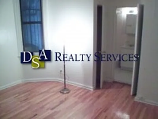 Rented by DSA Realty Midtown West | media 35