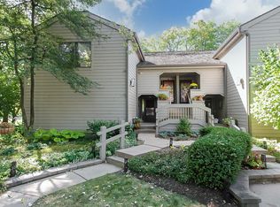 170 Timber Ridge Ln APT C, Barrington, IL 60010