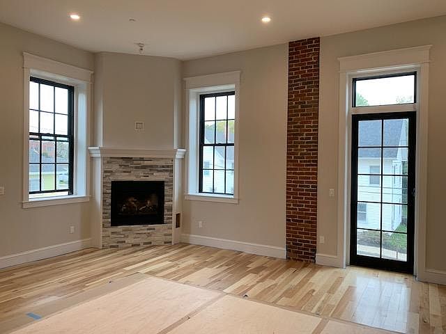 Living Room gas fireplace