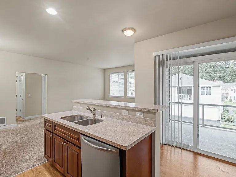 1643 Burnside Pl — Photo 11