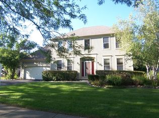 880 Pearson Rd, Cary, IL 60013