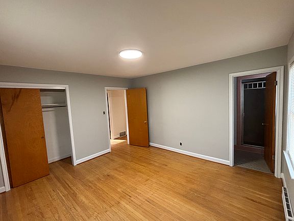 3rd image of 3303 Heather Ln