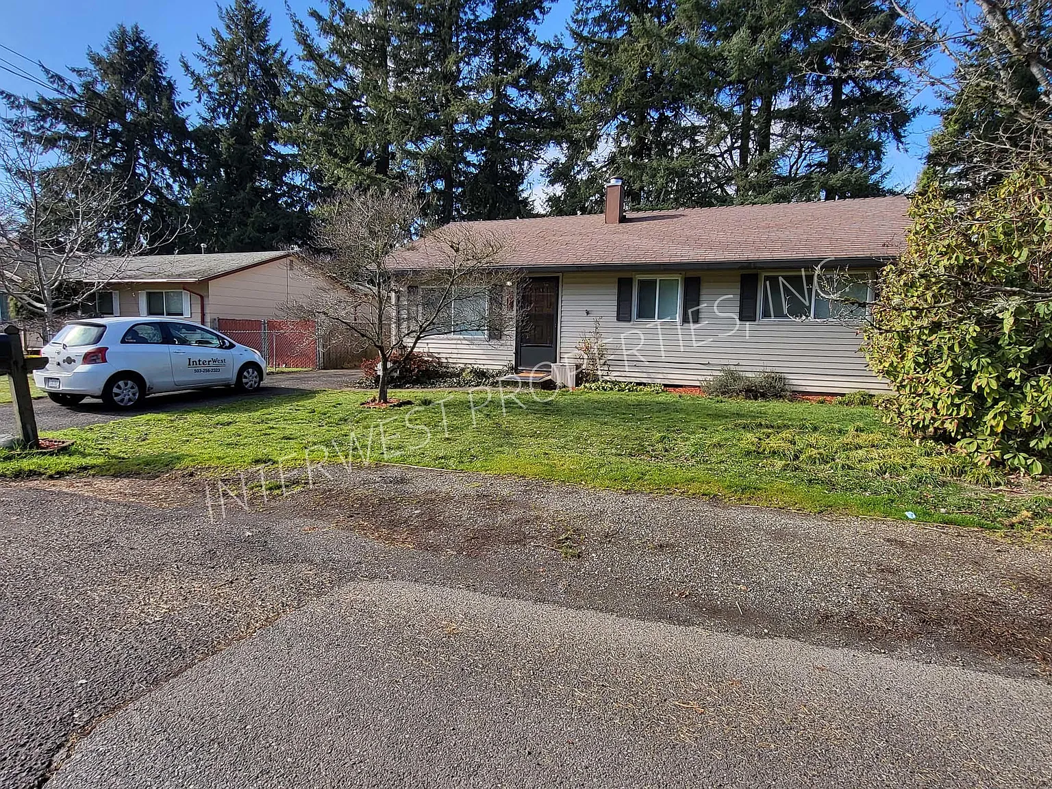 3 bed, 908 sqft, $2,395 — Photo 1