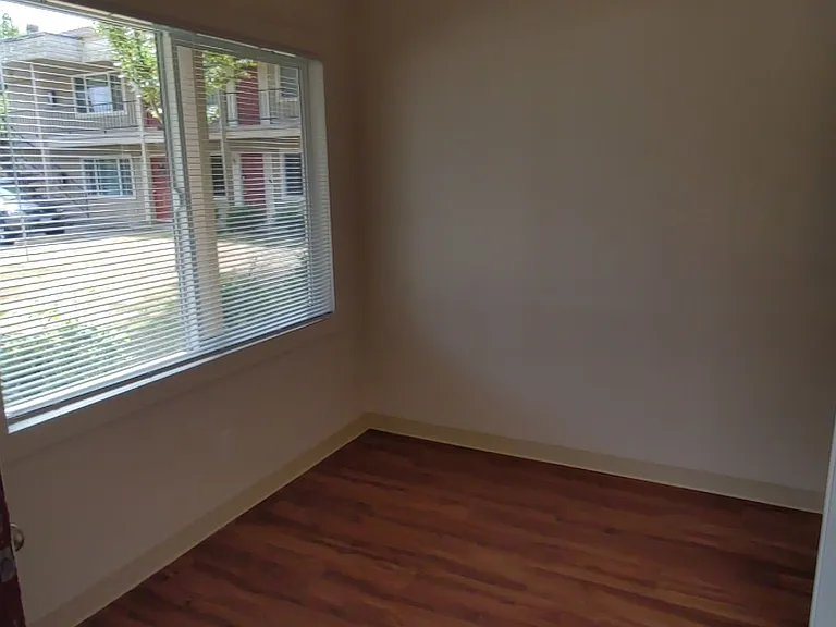 Cully Park Apartments — Photo 42