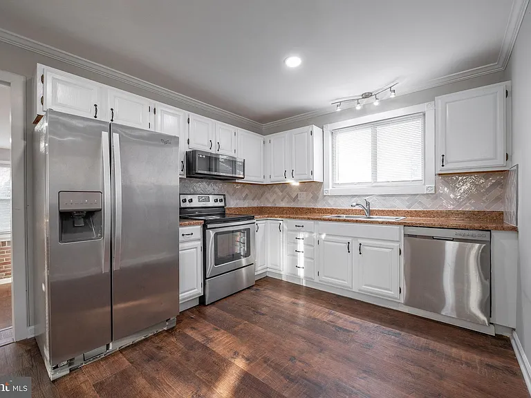 11419 Greenberry Rd — Photo 11