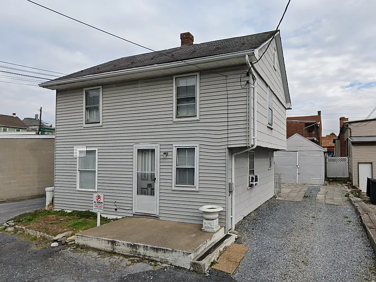240 S Partridge St — Photo 1