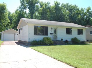 607 Ash Rd, Worthington, MN 56187