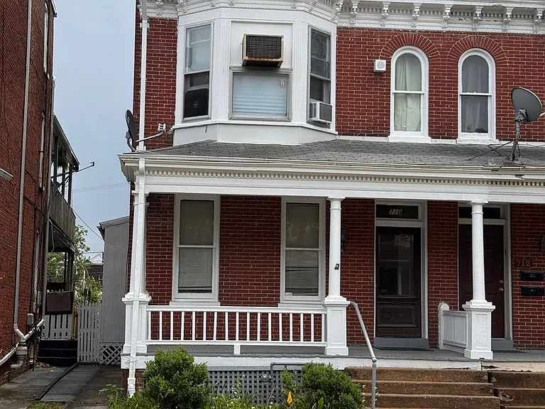710 Pennsylvania Ave — Photo 1