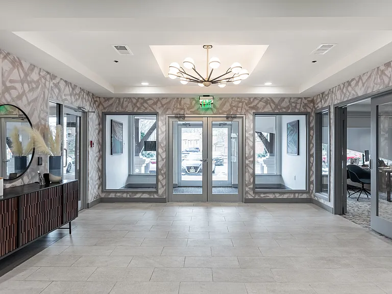 Sofi Gaslight Commons — Photo 36