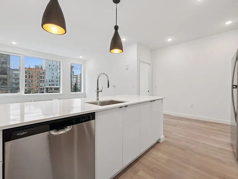 130 Monitor Street — Photo 12
