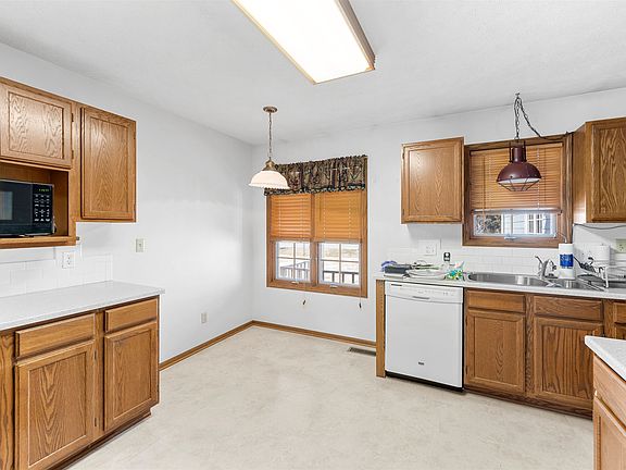 5th image of 507 S Coronado Ave