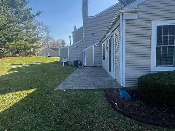 2nd image of 310 Barrington Ct #U-0140