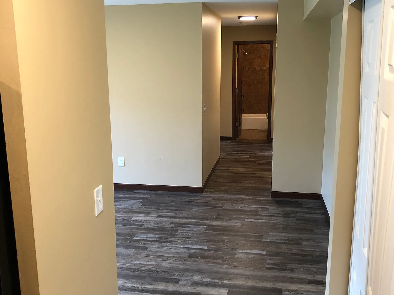 2 bed, 840 sqft, $1,375 — Photo 2