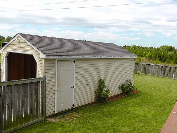 3rd image of 7030 Justin Ct E