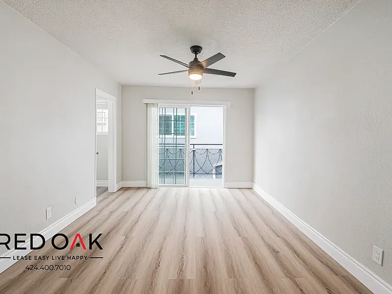 2828 Consol Ave #15B — Photo 4