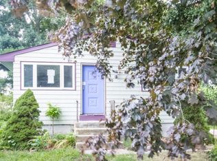 69 Collins Ave, Warwick, RI 02818