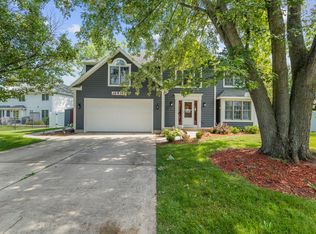 22W127 1st St, Glen Ellyn, IL