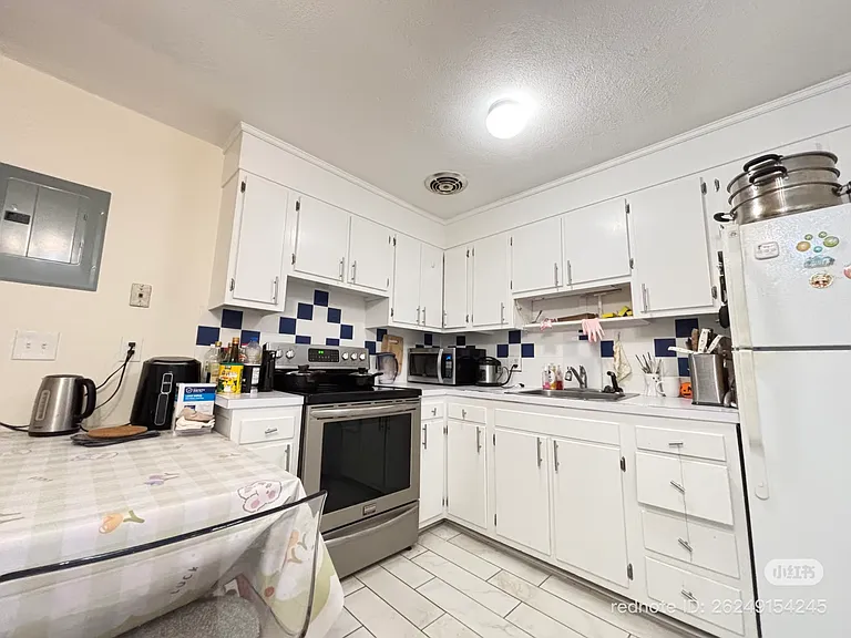 205 Kent St #66 — Photo 5