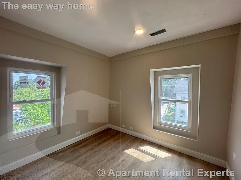 72 Washington St #2 — Photo 6