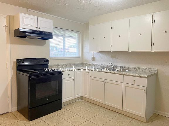 3rd image of 4940 Sabra Ave