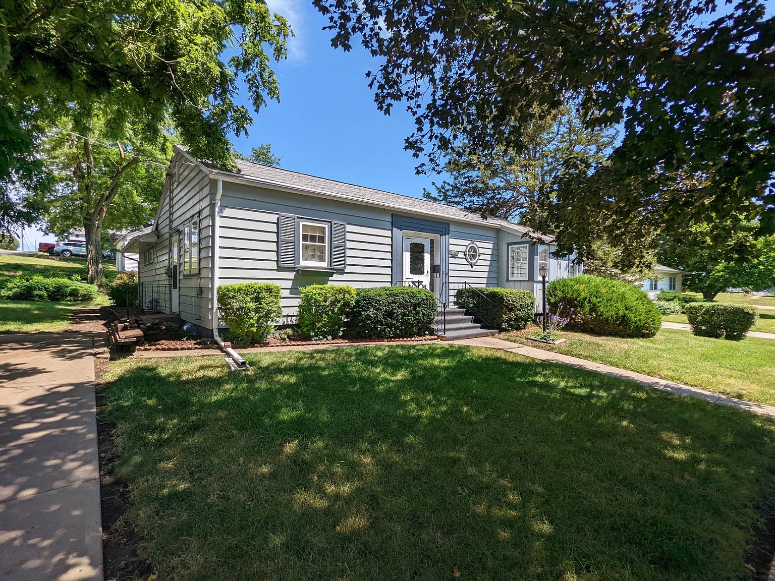 504 2nd Ave, Audubon, IA 50025 | Zillow