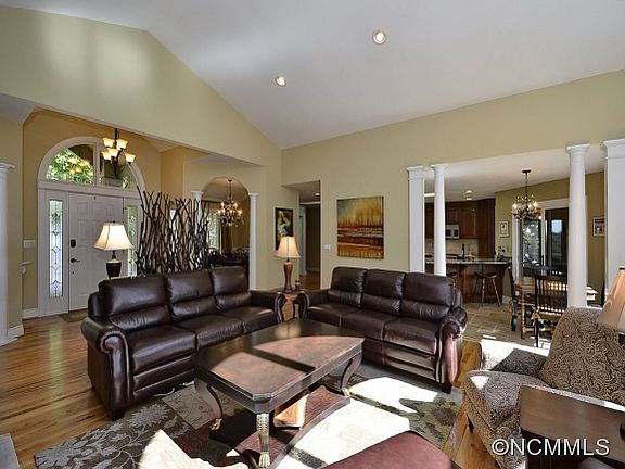 5th image of 1001 High Vista Dr
