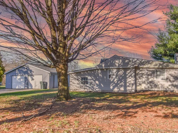 64590 Maple Ln, Burr Oak, MI 49030