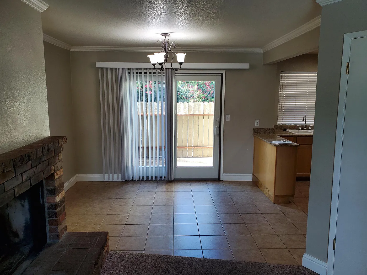 2 bed, 1.5 bath, 1108 sqft, $1,595 — Photo 3