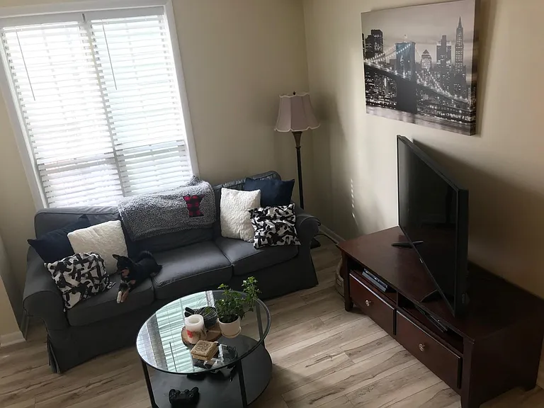 527 N Marshfield Ave #1R — Photo 2
