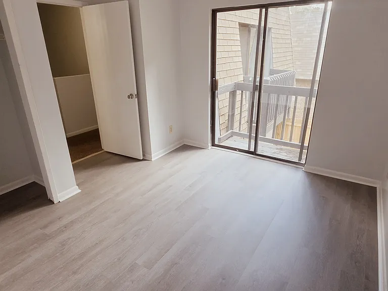2301 Michigan Ave #11 — Photo 17