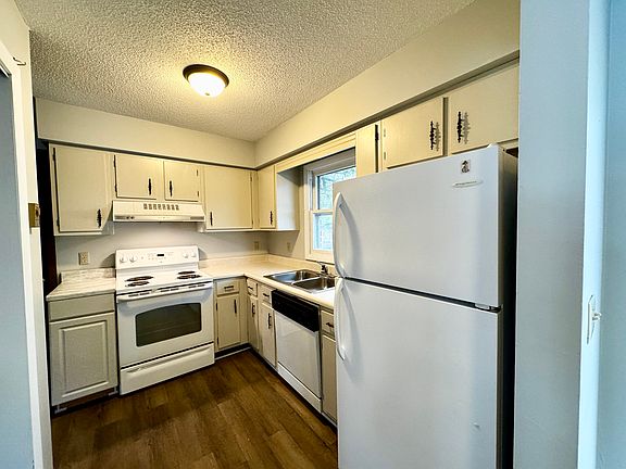 4th image of 16 E Branson St #2