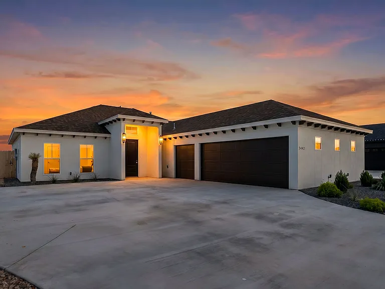 5442 Riviera Ln — Photo 1
