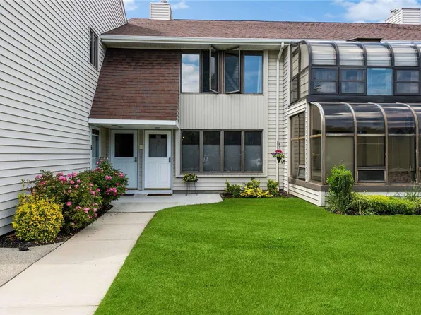 20 Laurel Avenue #3, East Islip, NY 11730