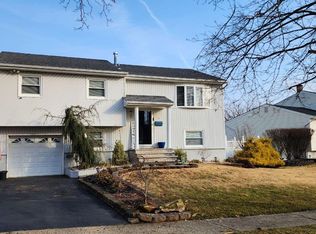 5 Jeffrey Ct, Parlin, NJ