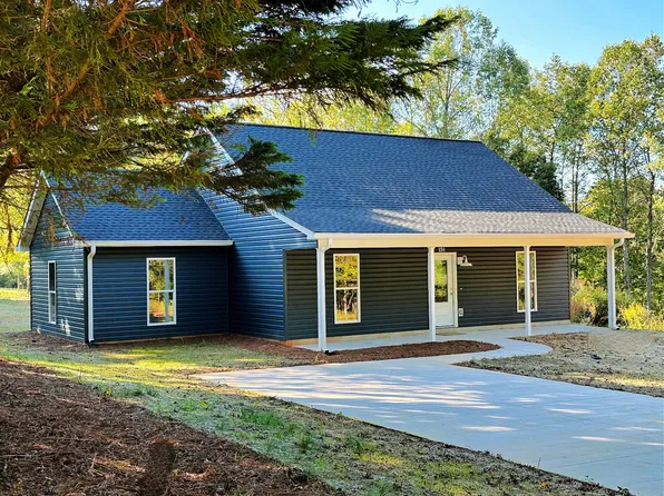 151 Amos Lake Dr, Statesville, NC 28625