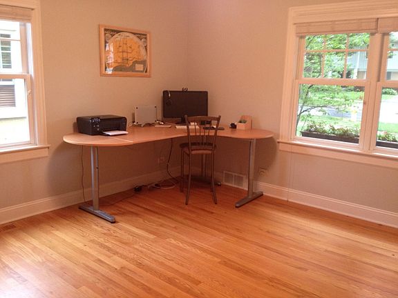 1st flr 13x 13 BR/office