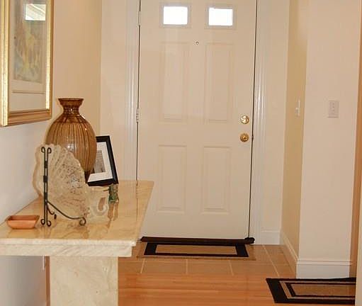 3rd image of 117 Hillside Village Dr