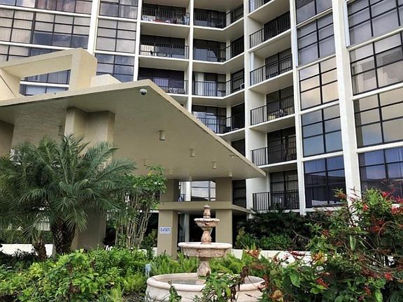 3rd image of 600 Parkview Drive #530