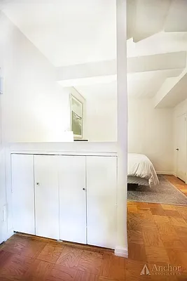 Rented by Anchor Associates | media 16