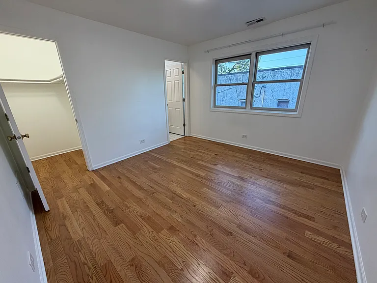 2833 N Auxplaines Ave #3 — Photo 12