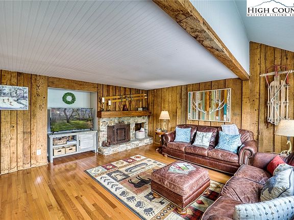 4th image of 1317 Sugar Mountain Drive #M55