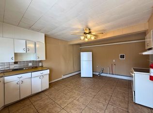 152 E Market St #B, Williamstown, PA 17098