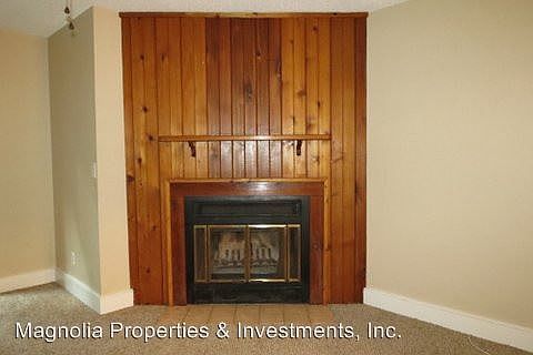 5th image of 1715 Beechwood Cir S