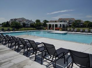 807 Tappingo St APT 303, Naperville, IL 60540