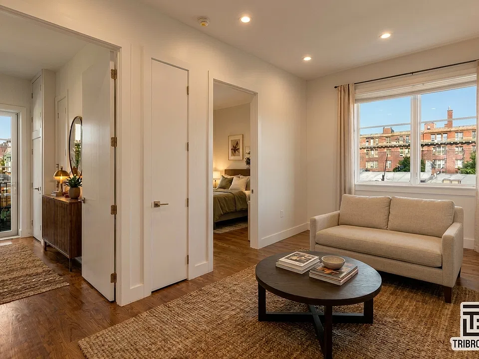 133 Brown Pl #303