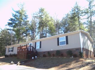 3135 Bear Trail Dr, Lenoir, NC 28645