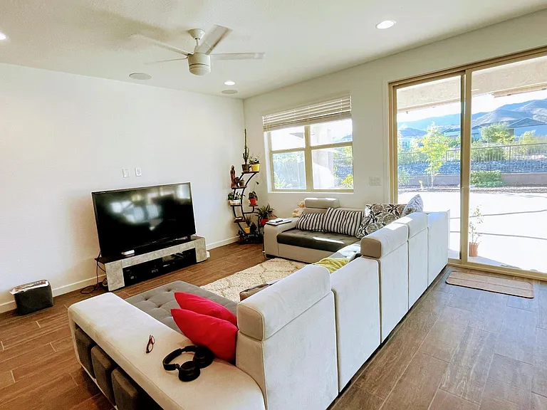 1547 W Corral Rd — Photo 1