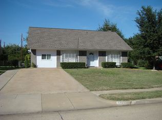 1305 McHam St, Irving, TX 75062