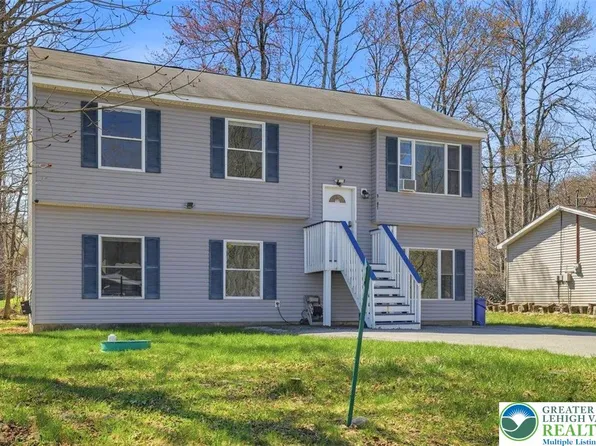 9407 Juniper Dr, Tobyhanna, PA 18466